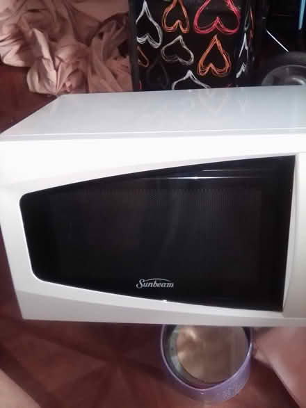 Photo of free 700 Watt Microwave 10031 (Hamilton Heights 10031) #1
