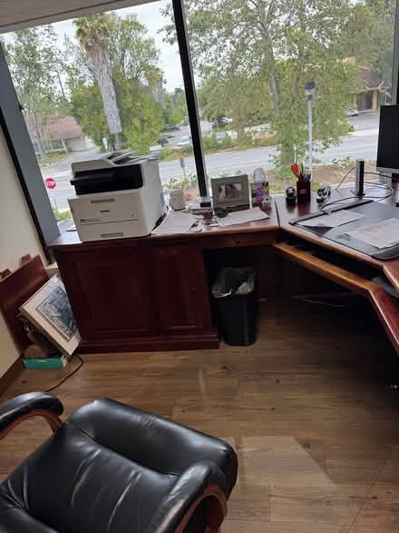 Photo of free executive desk with return (Westlake Village) #2