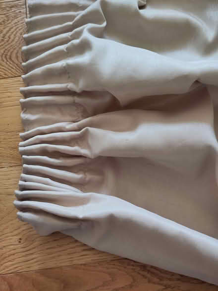 Photo of free Pair of curtains (Pant SY10) #1