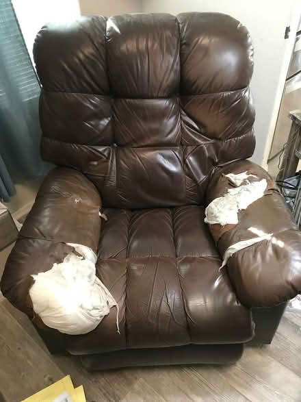 Photo of free Leather recliner chairs (Choctaw Dr., Sierra Vista) #1