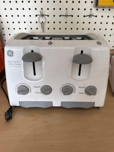 Photo of free GE 4-Slice Toaster (Northpark Square, Irvine) #1