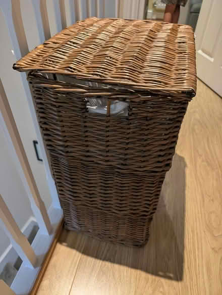 Photo of free Wicker washing basket (N11 3qa nr new Southgate stn) #3