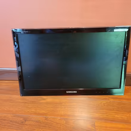Photo of free 22 inches monitor Samsung P2250 (Bloomfield Township, Michigan) #1