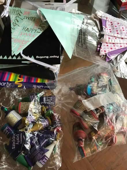 Photo of free Party bunting and party poppers (New England Quarter BN1) #1