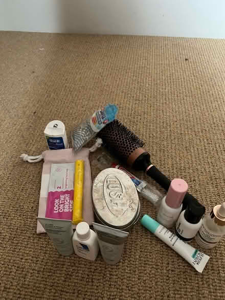 Photo of free Assortment Of Toiletries (Peckham SE15) #1