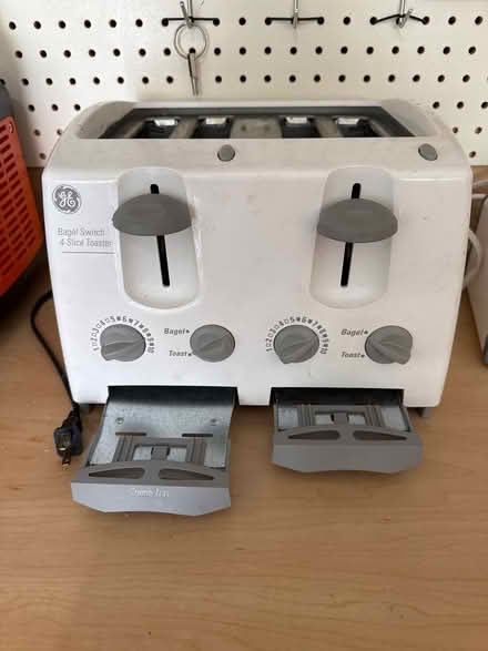 Photo of free GE 4-Slice Toaster (Northpark Square, Irvine) #2