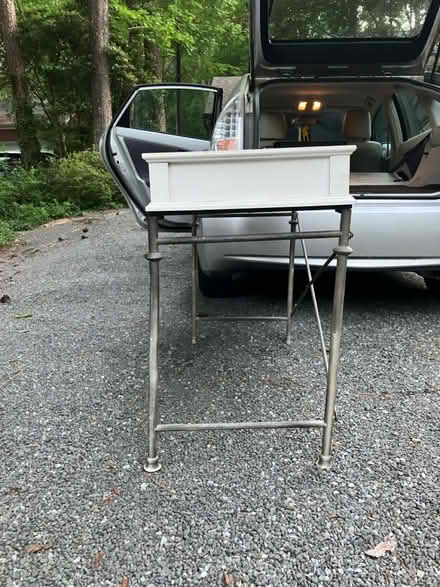 Photo of free White desk (Franklin Hills) #2