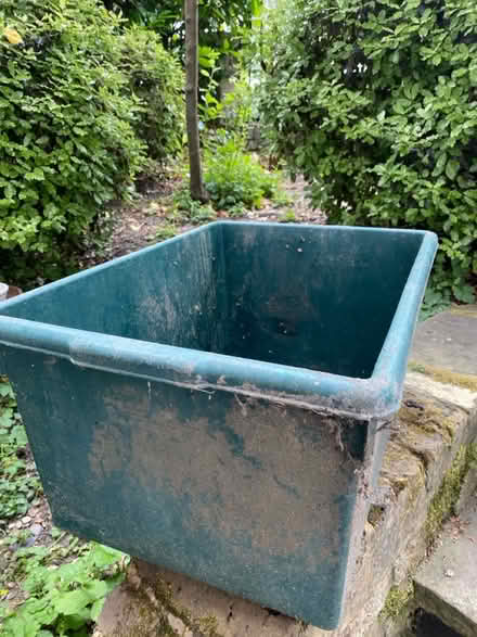 Photo of free Brown food waste bin and green bin (Stockwell) #2