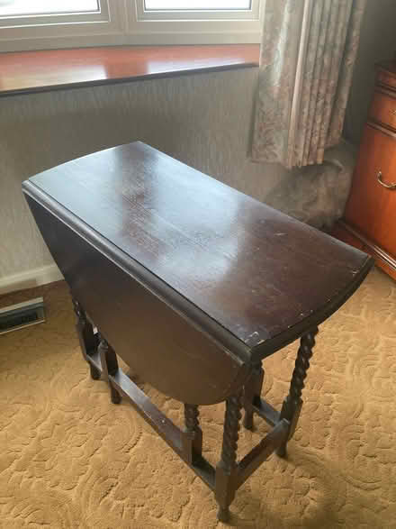 Photo of free Vintage Gateleg table (IP9) #2