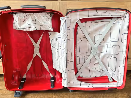 Photo of free Luggage - Suitcase - Red Samonsite Hard Case (Dean EH4) #2