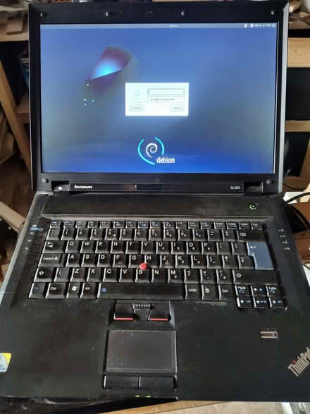 Photo of free Old Lenovo SL500 laptop running Linux (Apley TF1) #2