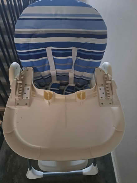 Photo of free High chair (Da2 6hx) #2