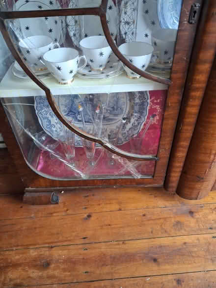Photo of free Vintage display cabinet (Liverpool L11) #2