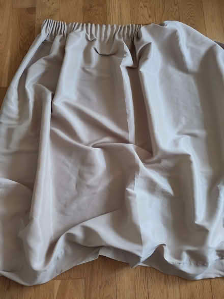 Photo of free Pair of curtains (Pant SY10) #2