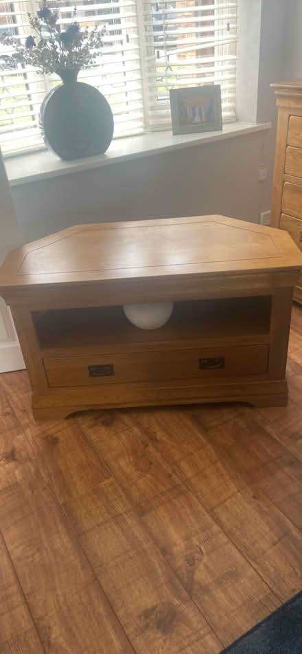 Photo of free TV solid oak TV Stand (Basildon SS14) #3