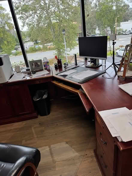 Photo of free executive desk with return (Westlake Village) #1