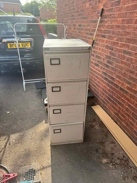 Photo of free Metal filing cabinet (WR4 warndon) #1