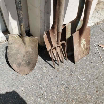 Photo of Fork and shovel (Polegate BN26) #1