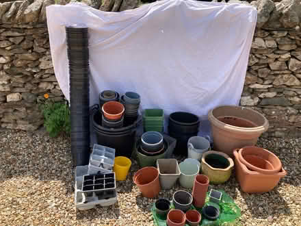 Photo of free Dozens of plant pots, various sizes (Woodhouse Eaves LE12) #1
