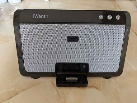Photo of free iwantit flat panel iPod speaker. (Horspath OX33) #1