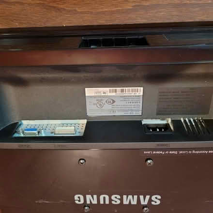 Photo of free 22 inches monitor Samsung P2250 (Bloomfield Township, Michigan) #2