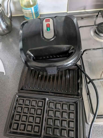 Photo of free Sandwich maker (Carntyne G32) #1