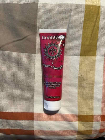 Photo of free Neroli & Tangerine Body Wash (Hemel Hempstead, HP2 area) #1