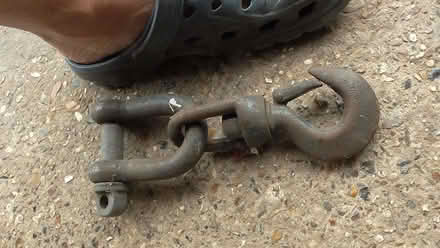 Photo of free heavy duty shackle & clip (St Albans AL4) #1