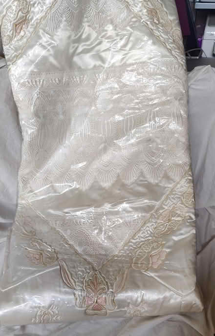 Photo of free Vintage 1970s Satin Duvet Cover New (Potters Bar EN6) #2