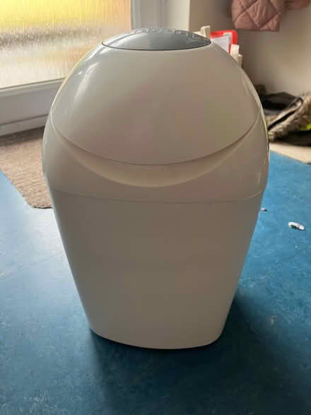 Photo of free Tommee Tippee ‘Sangenic’ nappy disposal system (Twyford RG10) #1