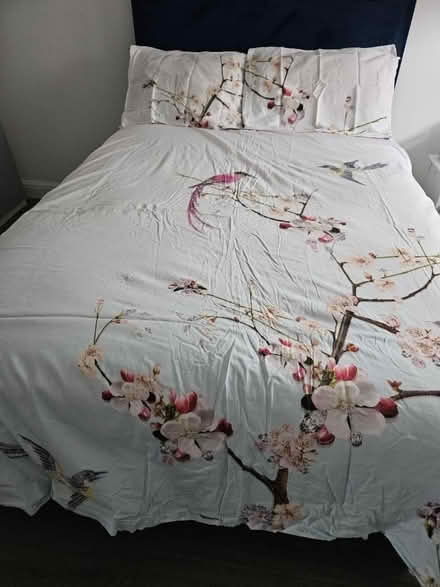 Photo of free Ted Baker King duvet cover + pillow (Shenley) #1