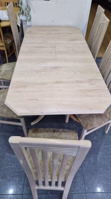 Photo of free Extending dining table (Hertsmere WD6) #1
