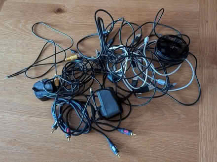 Photo of free Bunch of cables (ME9) #1