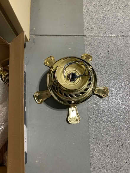 Photo of free Hampton Bay Ceiling Fan w/Light (Sagamore Hills/northfield) #2