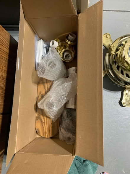 Photo of free Hampton Bay Ceiling Fan w/Light (Sagamore Hills/northfield) #3