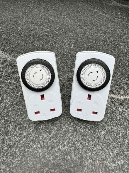 Photo of free Timer plugs (Amersham HP6) #2