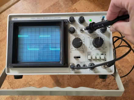 Photo of free 15MHz single beam analogue oscilloscope (CRO) (St Ives PE27) #1