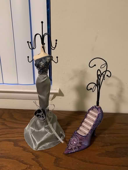 Photo of free Jewelry Stands (Midtown Palo Alto) #1