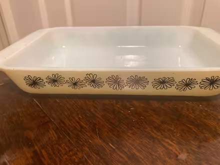 Photo of free Pyrex Oven Dish - vintage (Lemsford AL8) #1