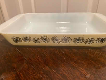 Photo of free Pyrex Oven Dish - vintage (Lemsford AL8) #1