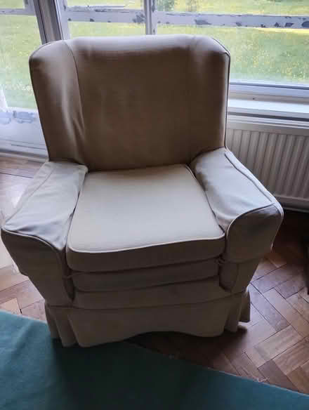 Photo of free Settee and armchairs (Bedford) #2