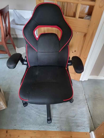 Photo of free Computer chair with foldable arms. (Saint Clements WR2) #1