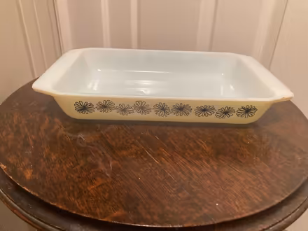 Photo of free Pyrex Oven Dish - vintage (Lemsford AL8) #2
