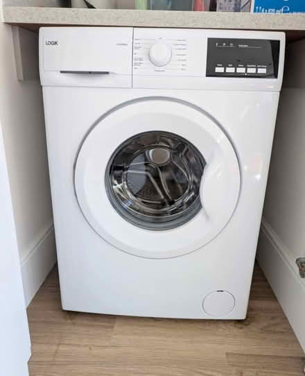 Photo of free Logik 7KG washing machine 1200 spin (Leighton buzzard town LU7) #1