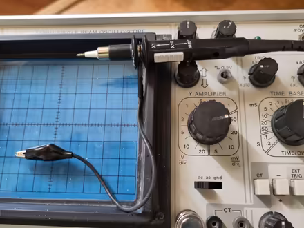 Photo of free 15MHz single beam analogue oscilloscope (CRO) (St Ives PE27) #3