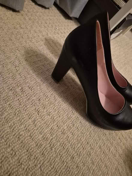 Photo of free Black heels size 42 (Barons Court W14) #2