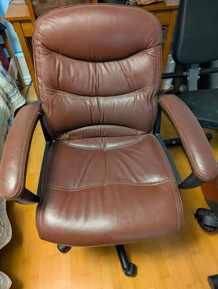 Photo of free Chair. Very comfortable (near Solano in Albany) #1