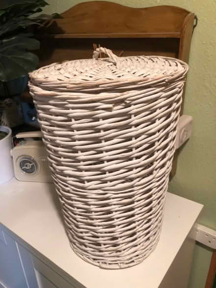 Photo of free White Wicker Basket (Disraeli HP13) #1
