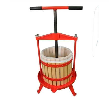 Photo of An apple press (Hambleden RG9) #1