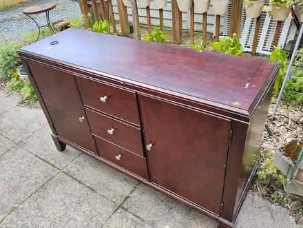 Photo of free Bureau/dresser (Fremont/Greenwood) #3